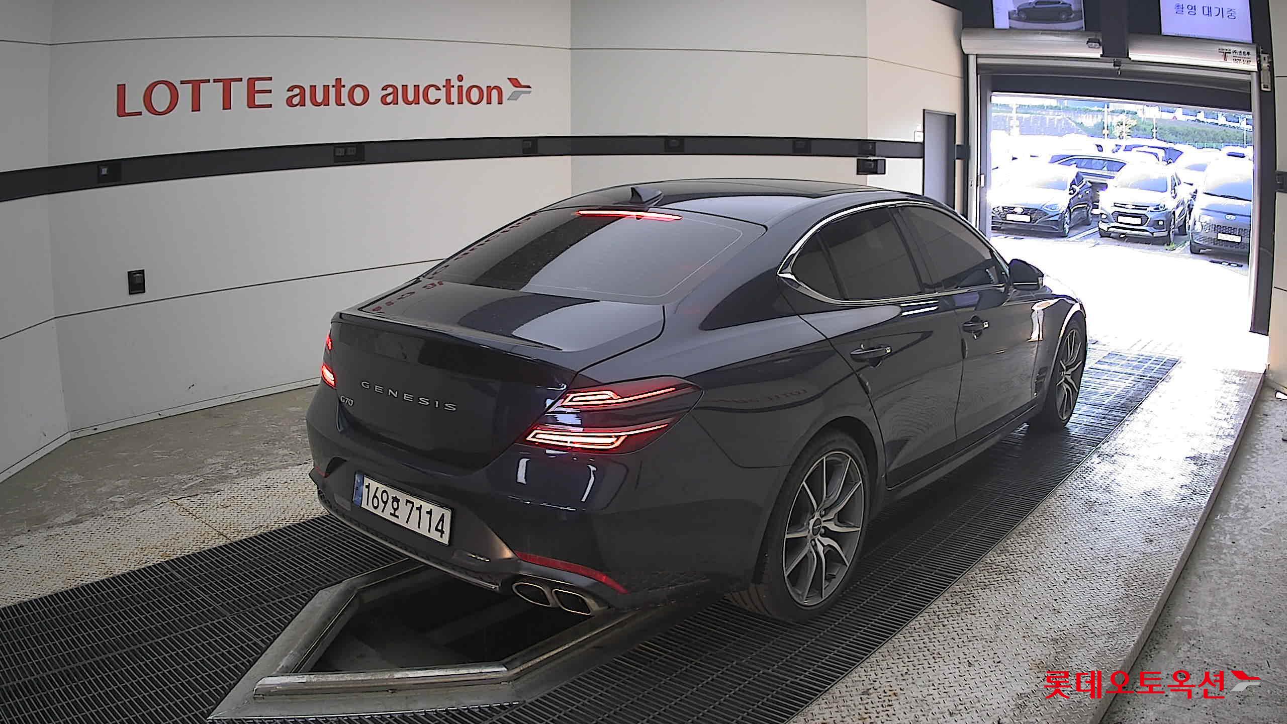 2022 - genesis g70