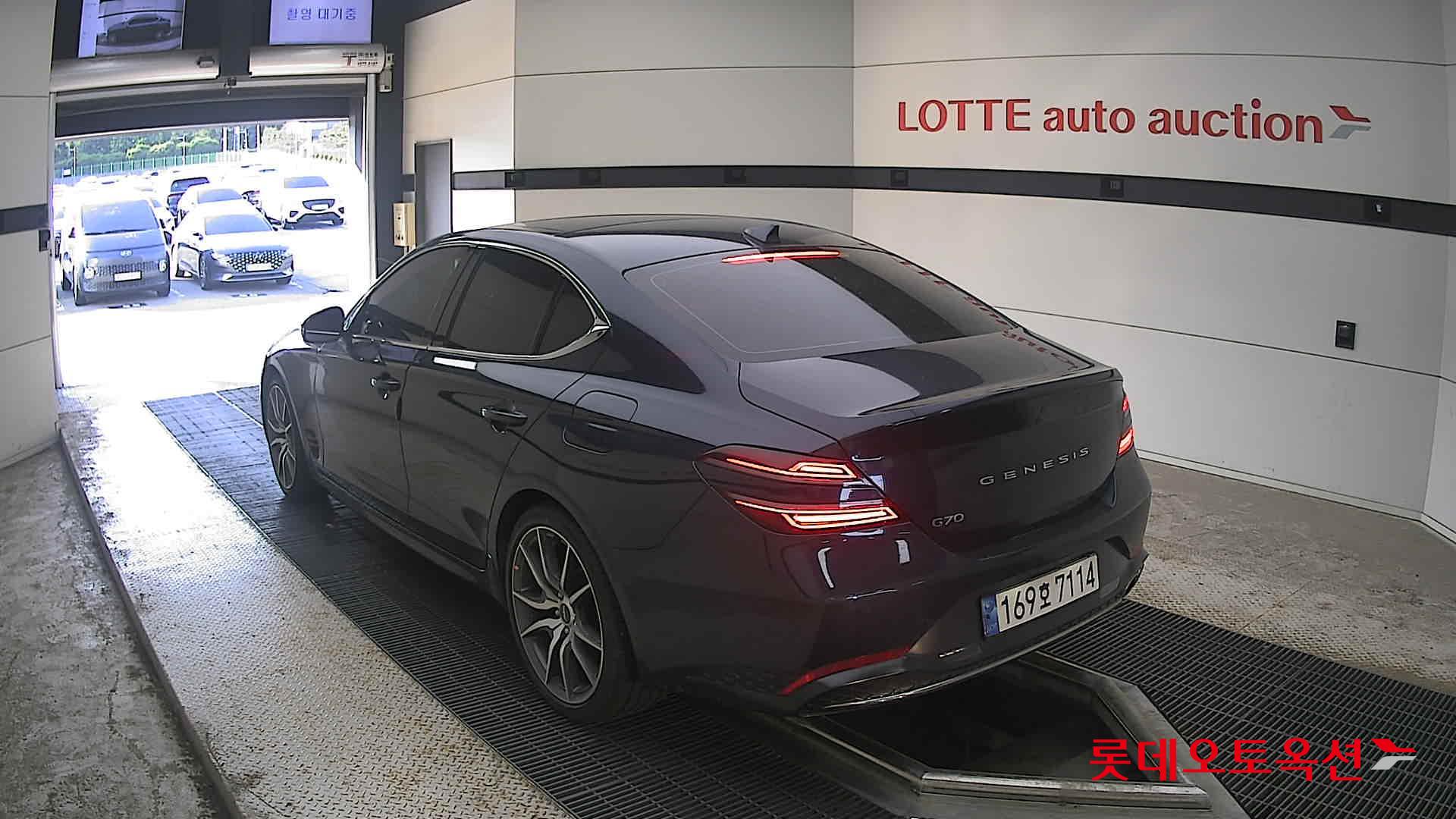 2022 - genesis g70