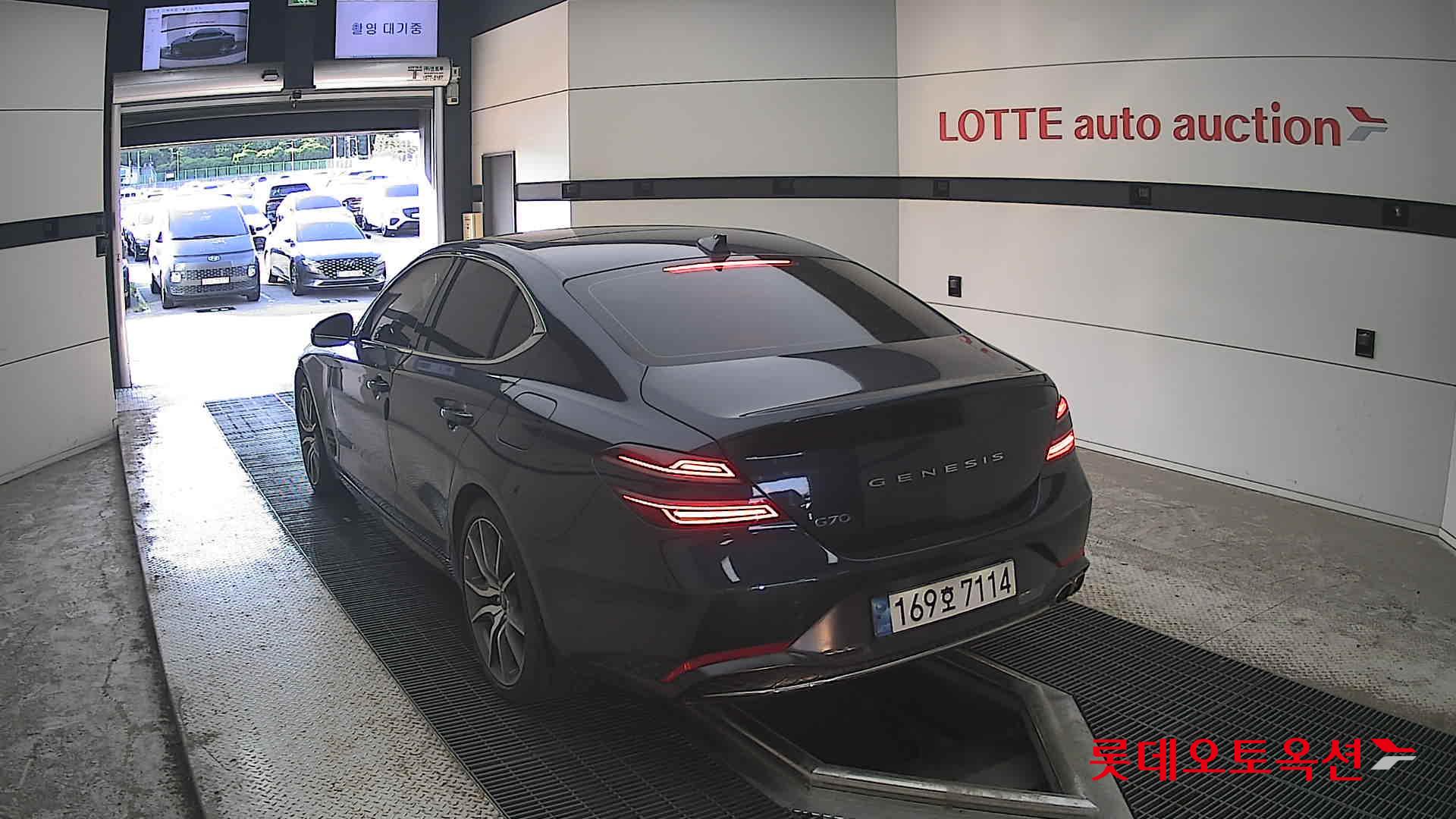 2022 - genesis g70