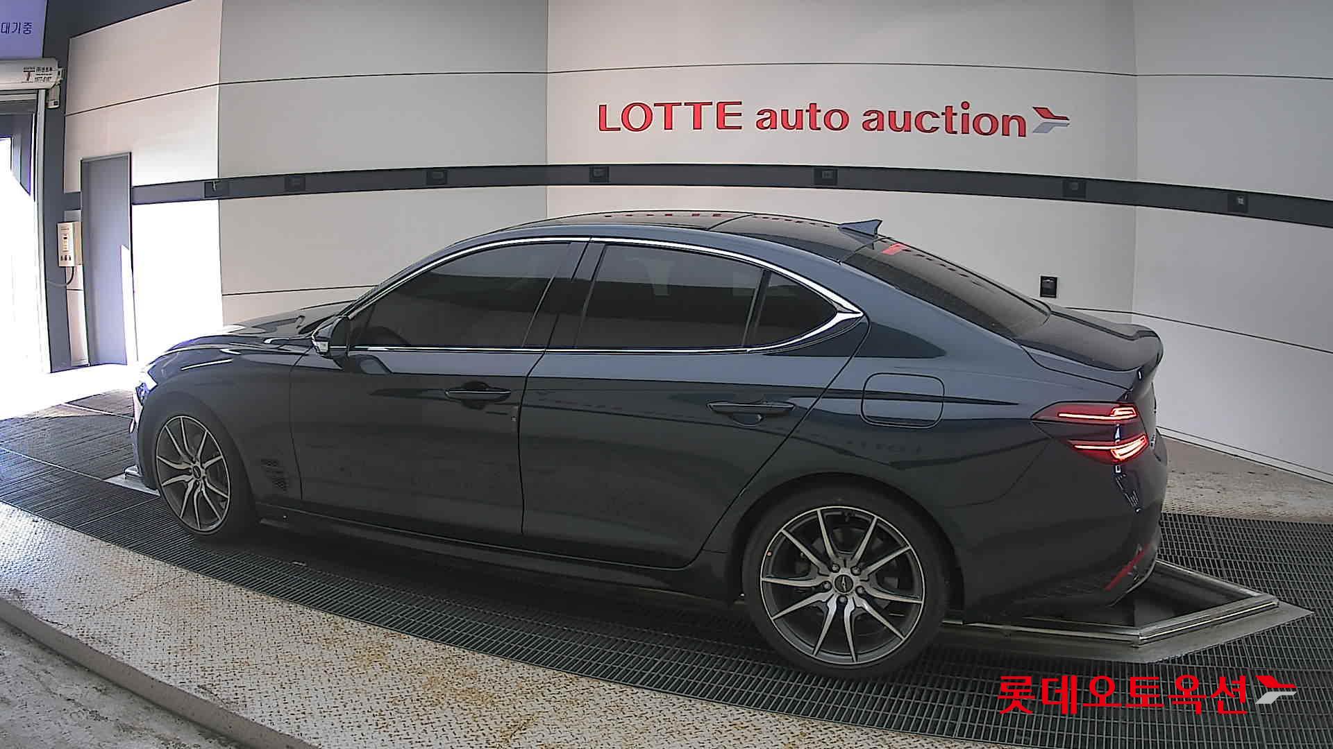 2022 - genesis g70