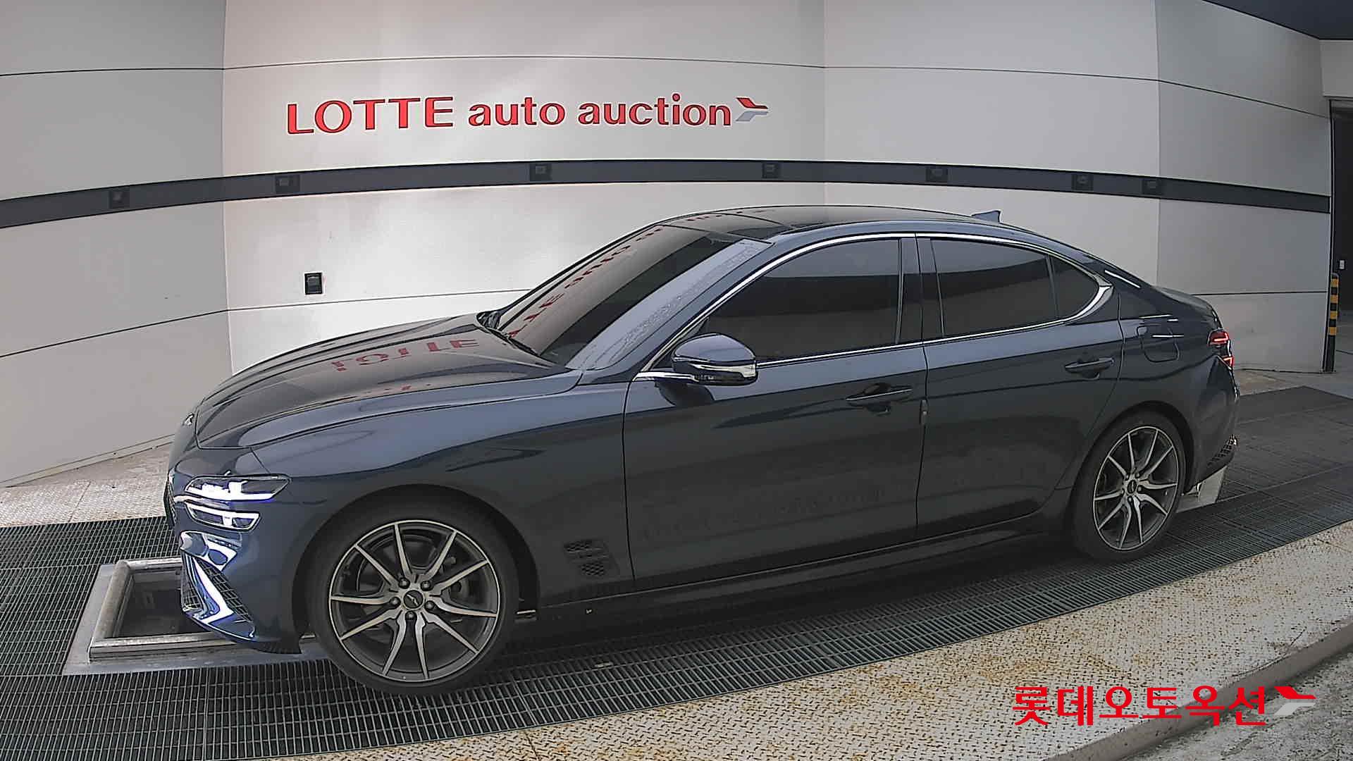 2022 - genesis g70