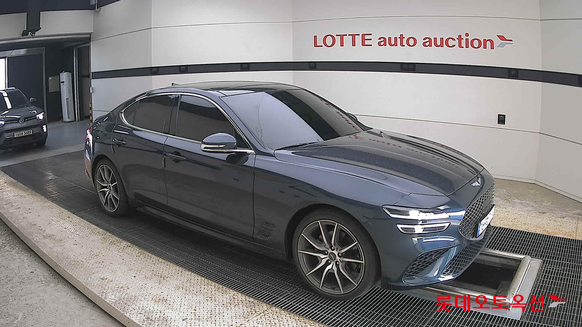 2022 - genesis g70