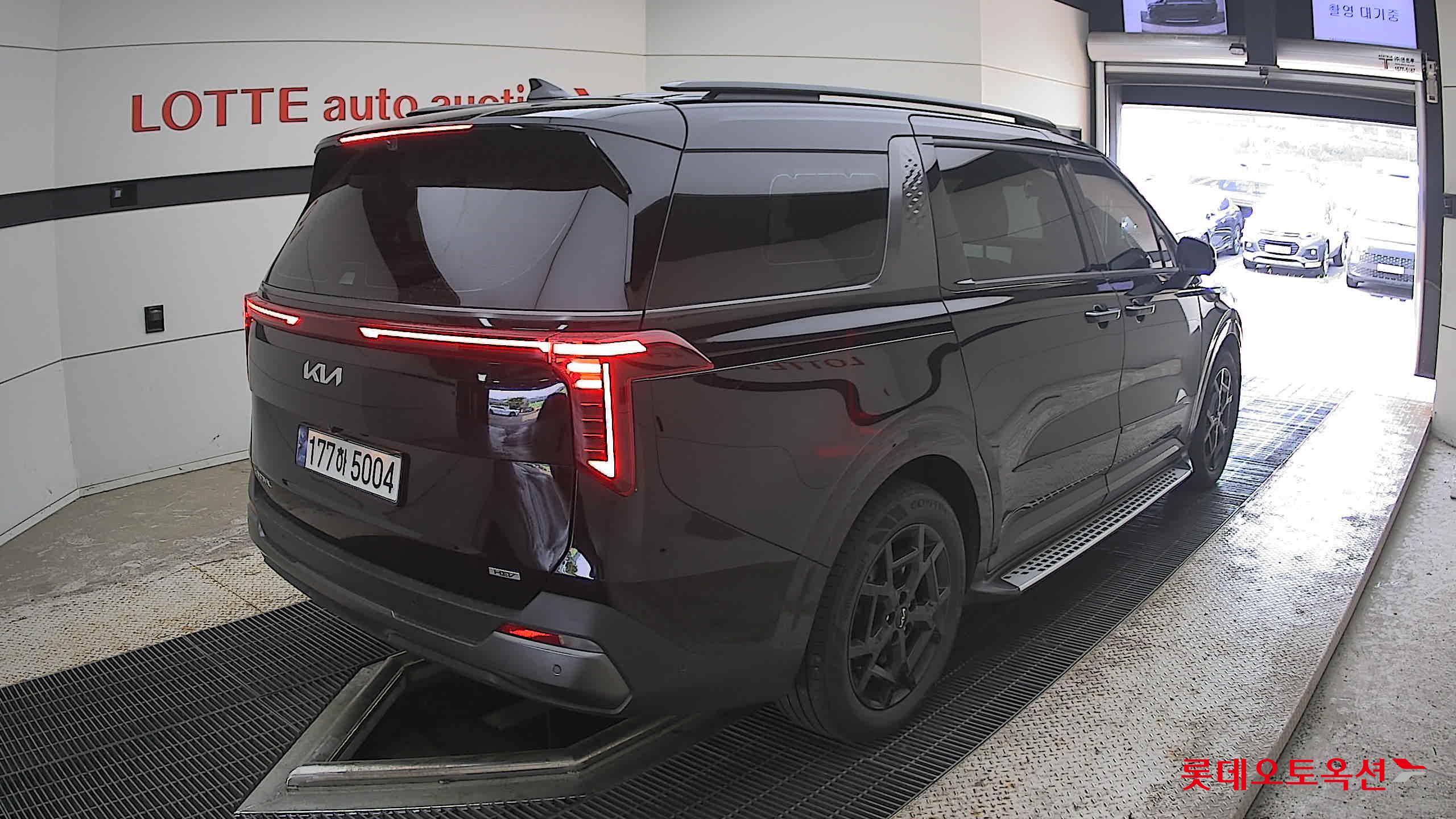 2025 - kia carnival