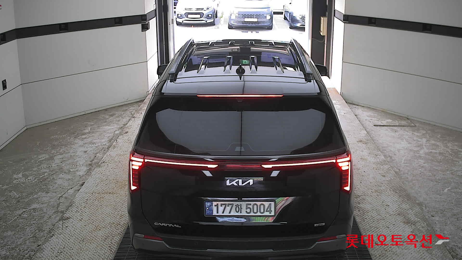 2025 - kia carnival