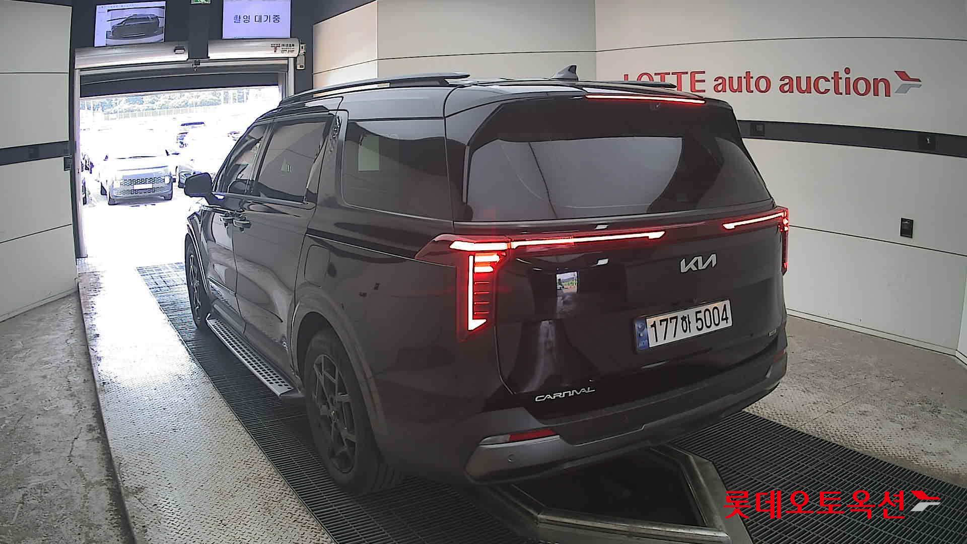 2025 - kia carnival