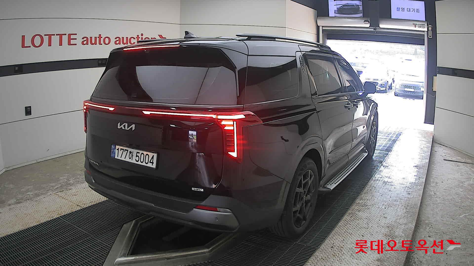 2025 - kia carnival
