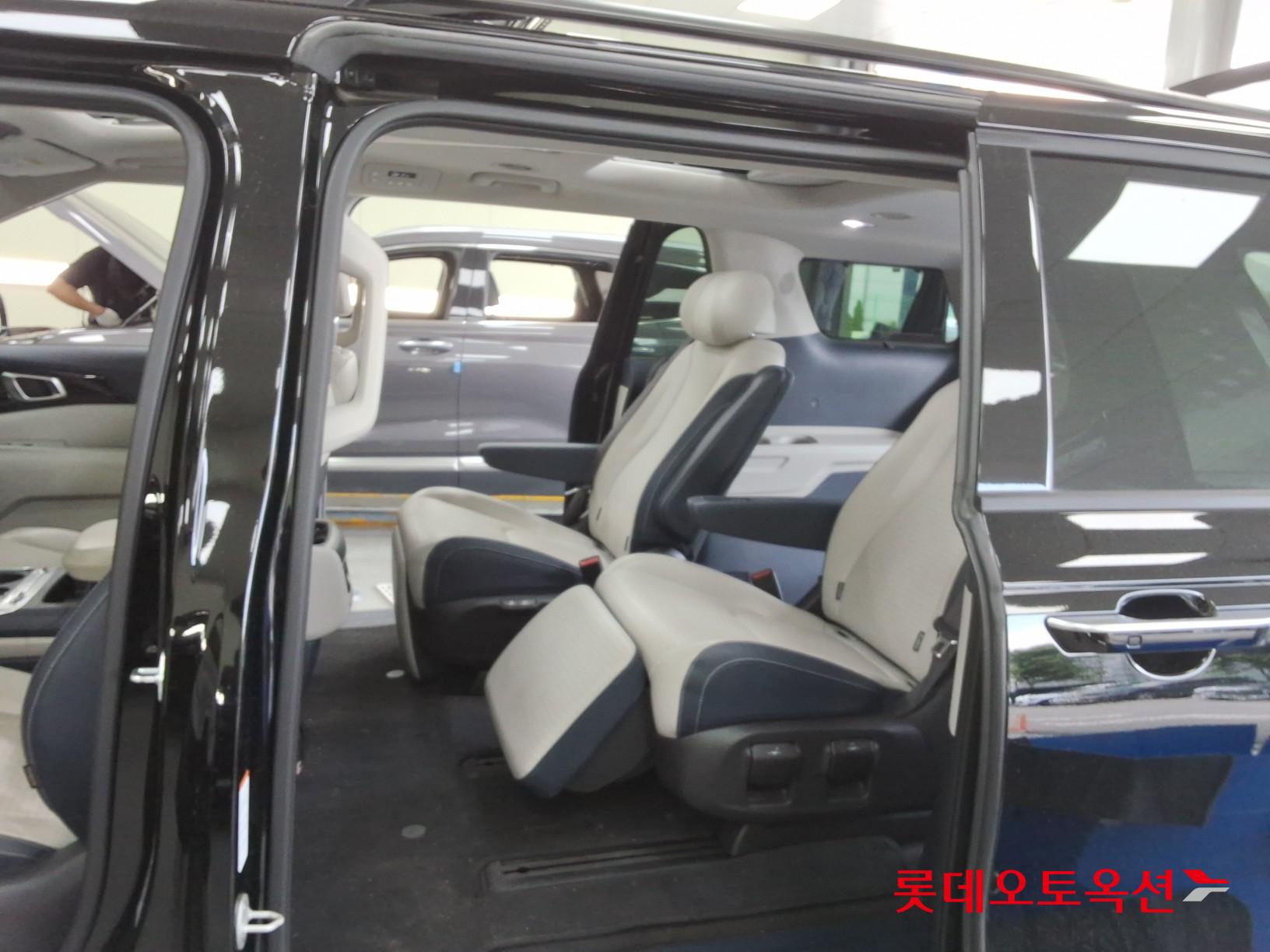 2025 - kia carnival