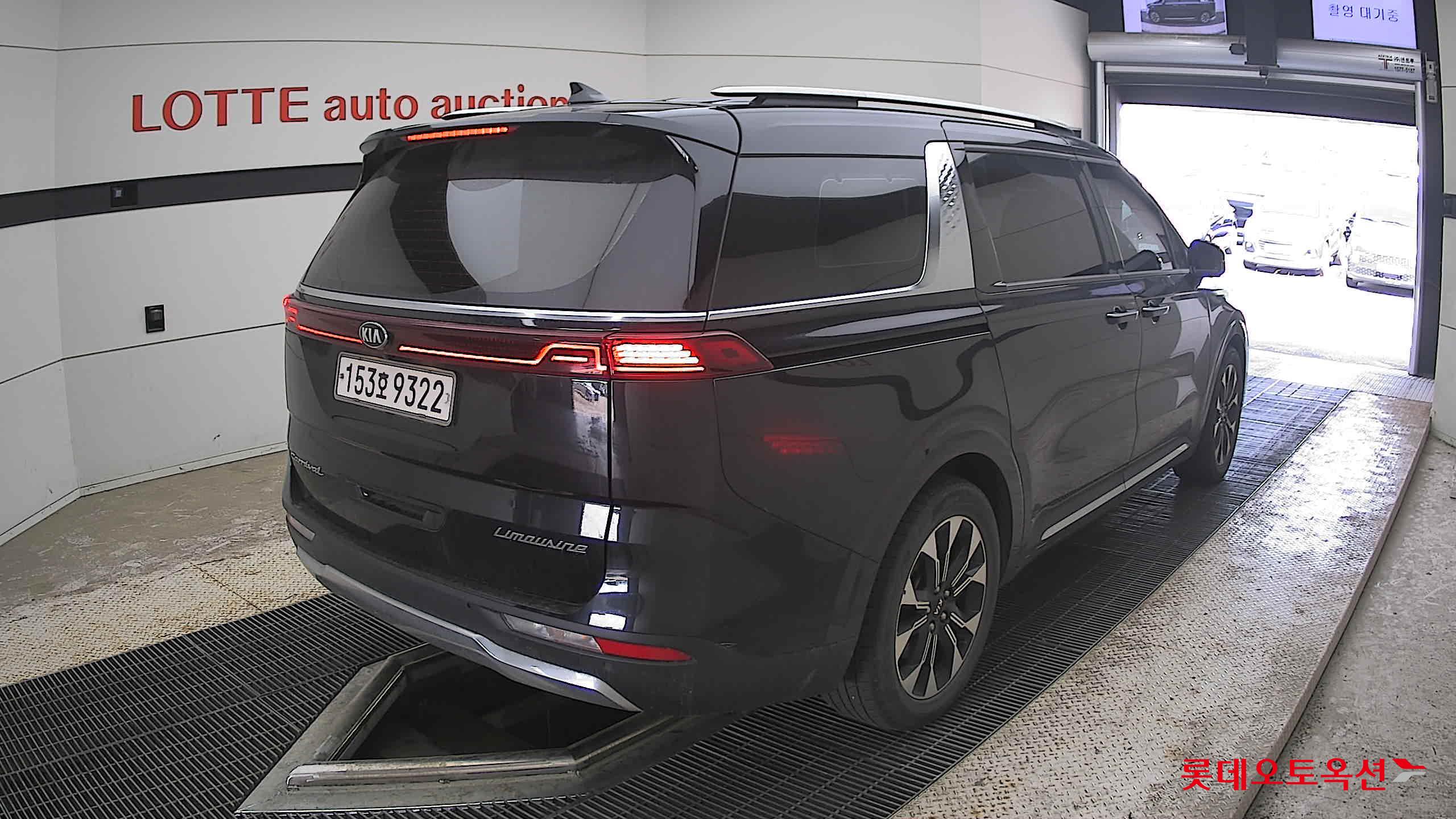 2021 - kia carnival