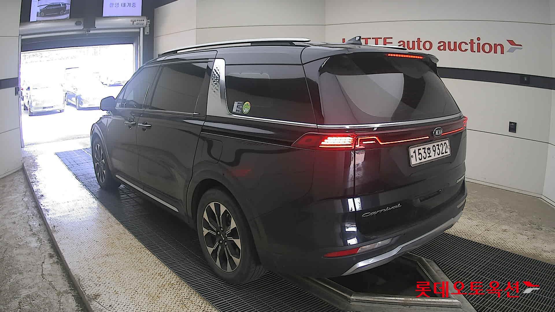 2021 - kia carnival