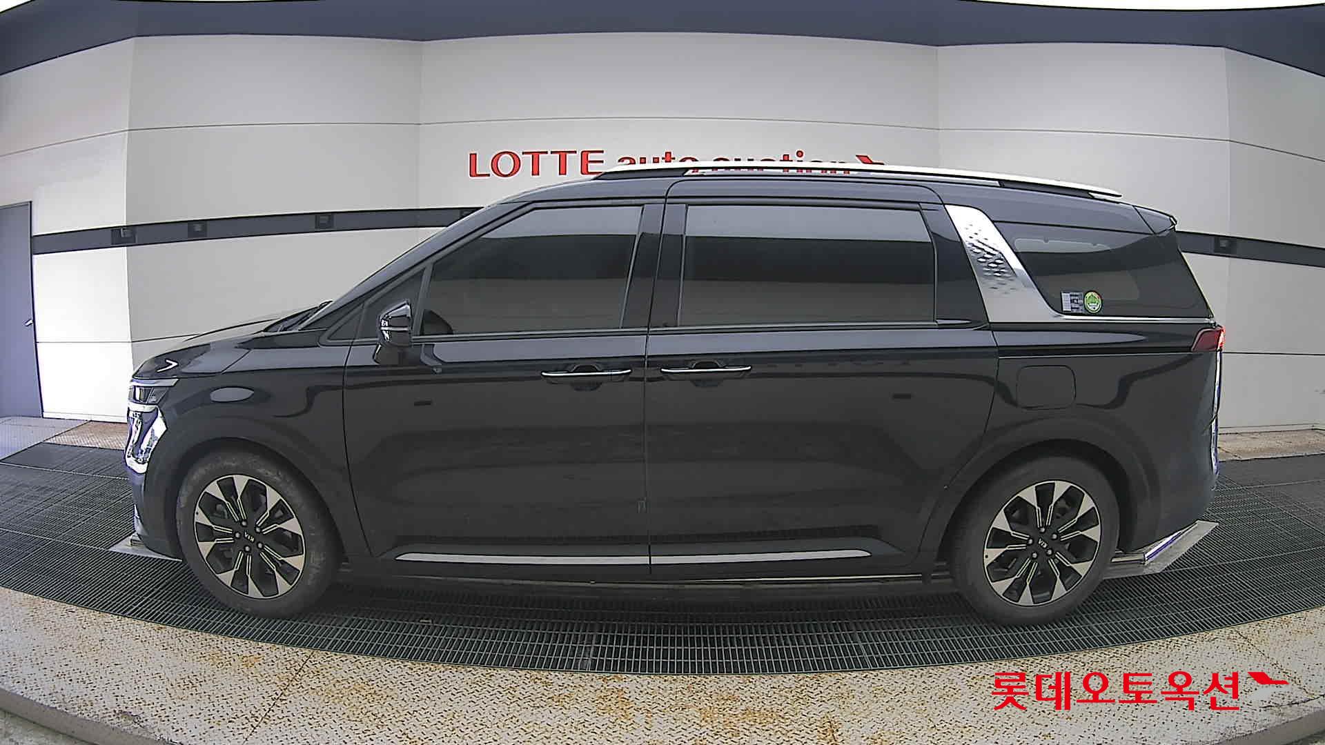 2021 - kia carnival