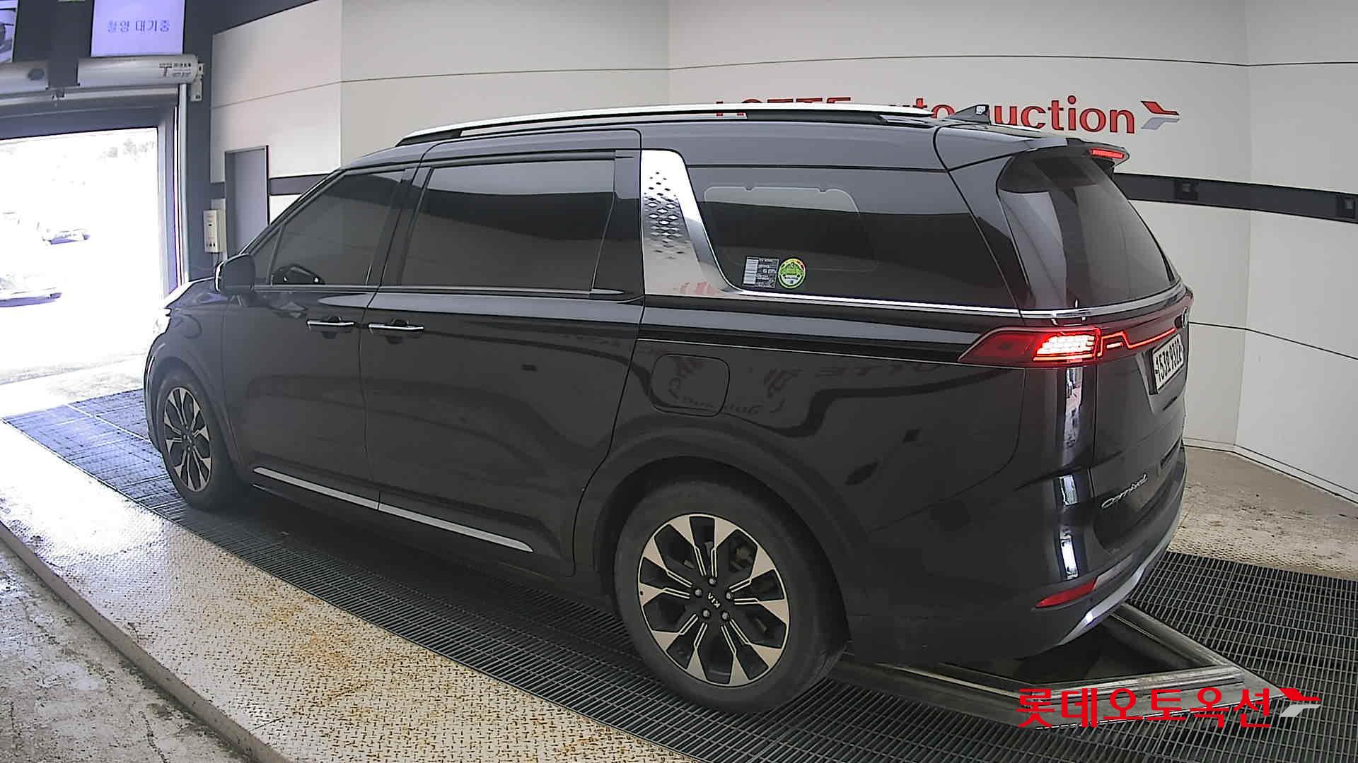 2021 - kia carnival
