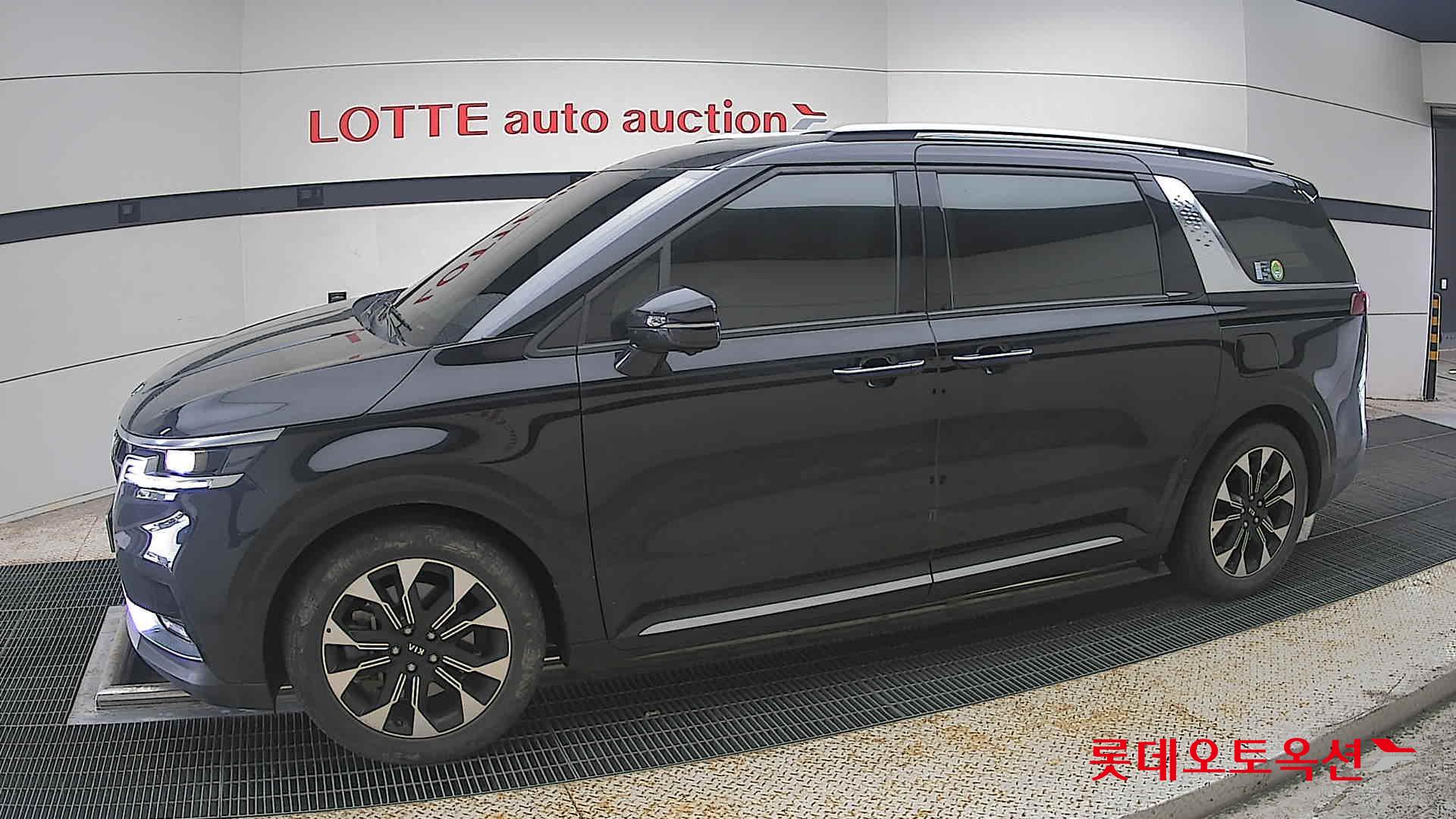 2021 - kia carnival