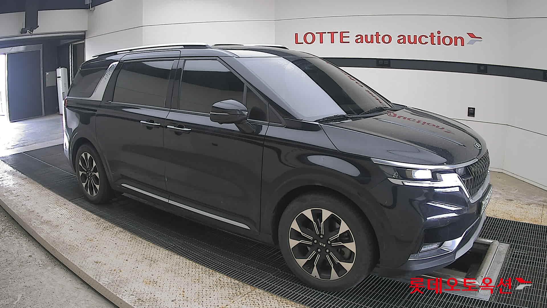 2021 - kia carnival