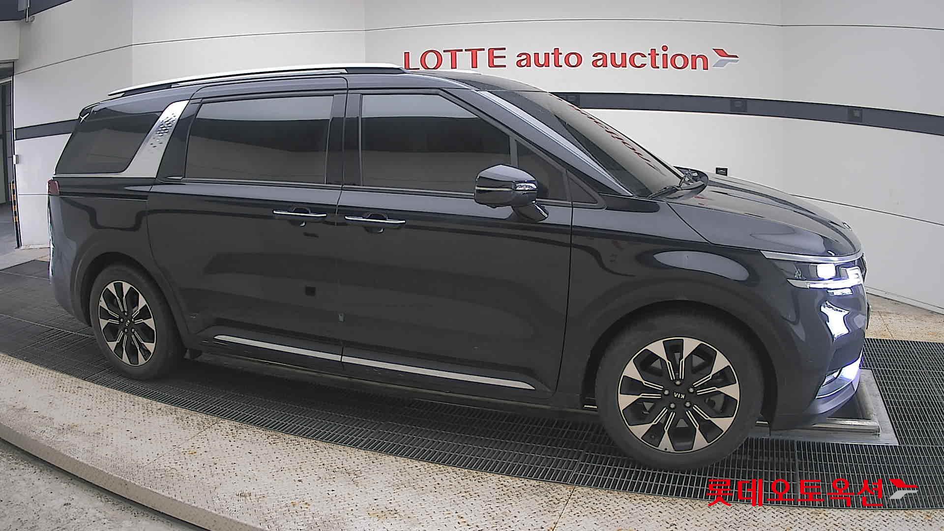 2021 - kia carnival