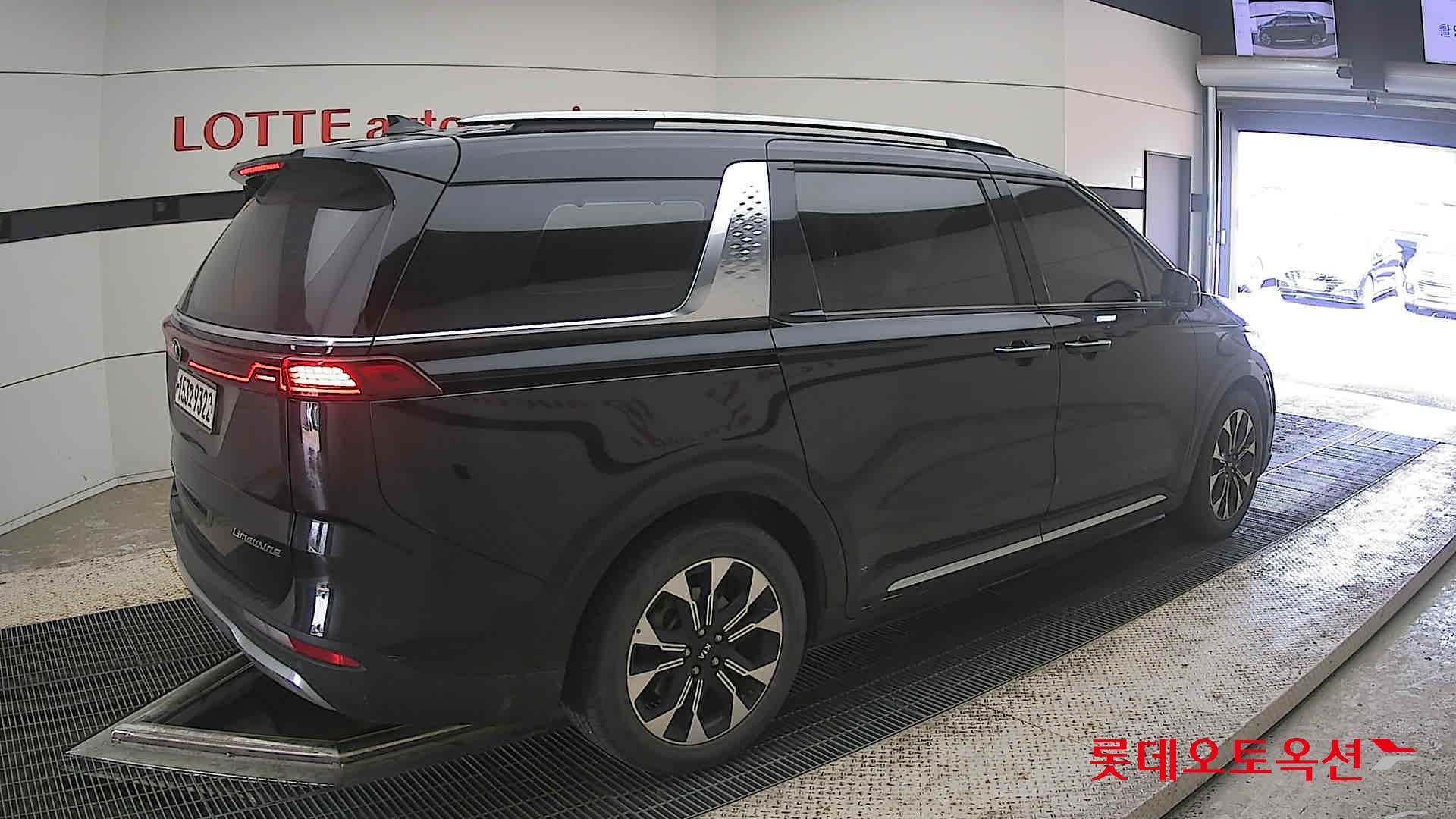 2021 - kia carnival