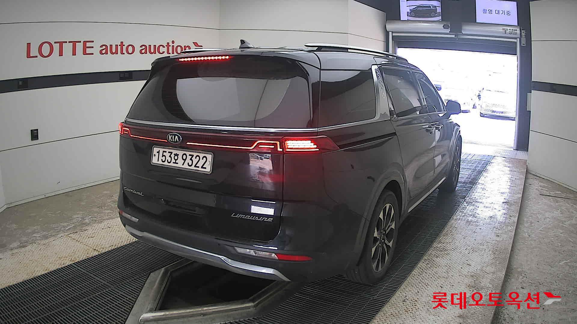 2021 - kia carnival