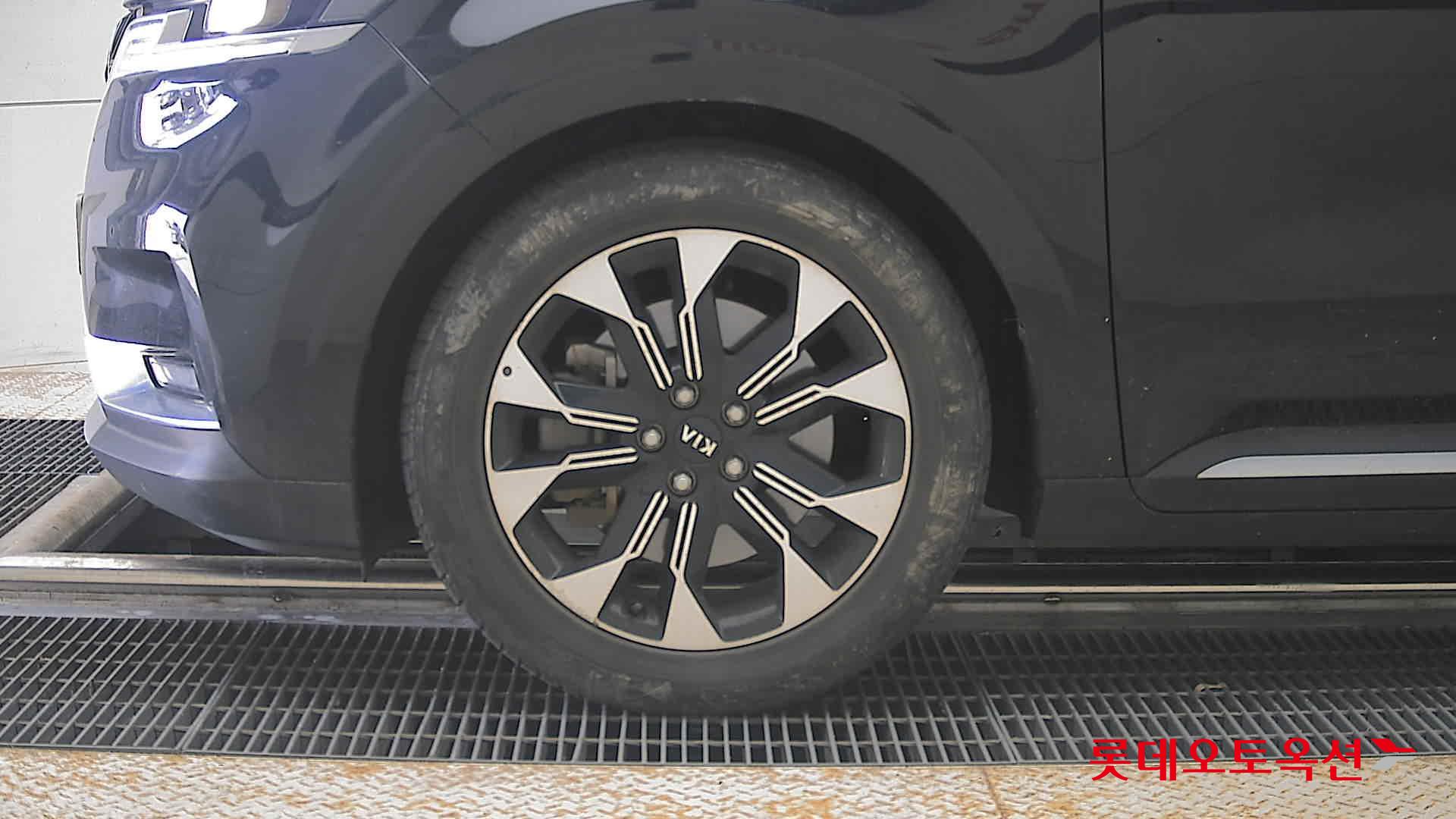 2021 - kia carnival