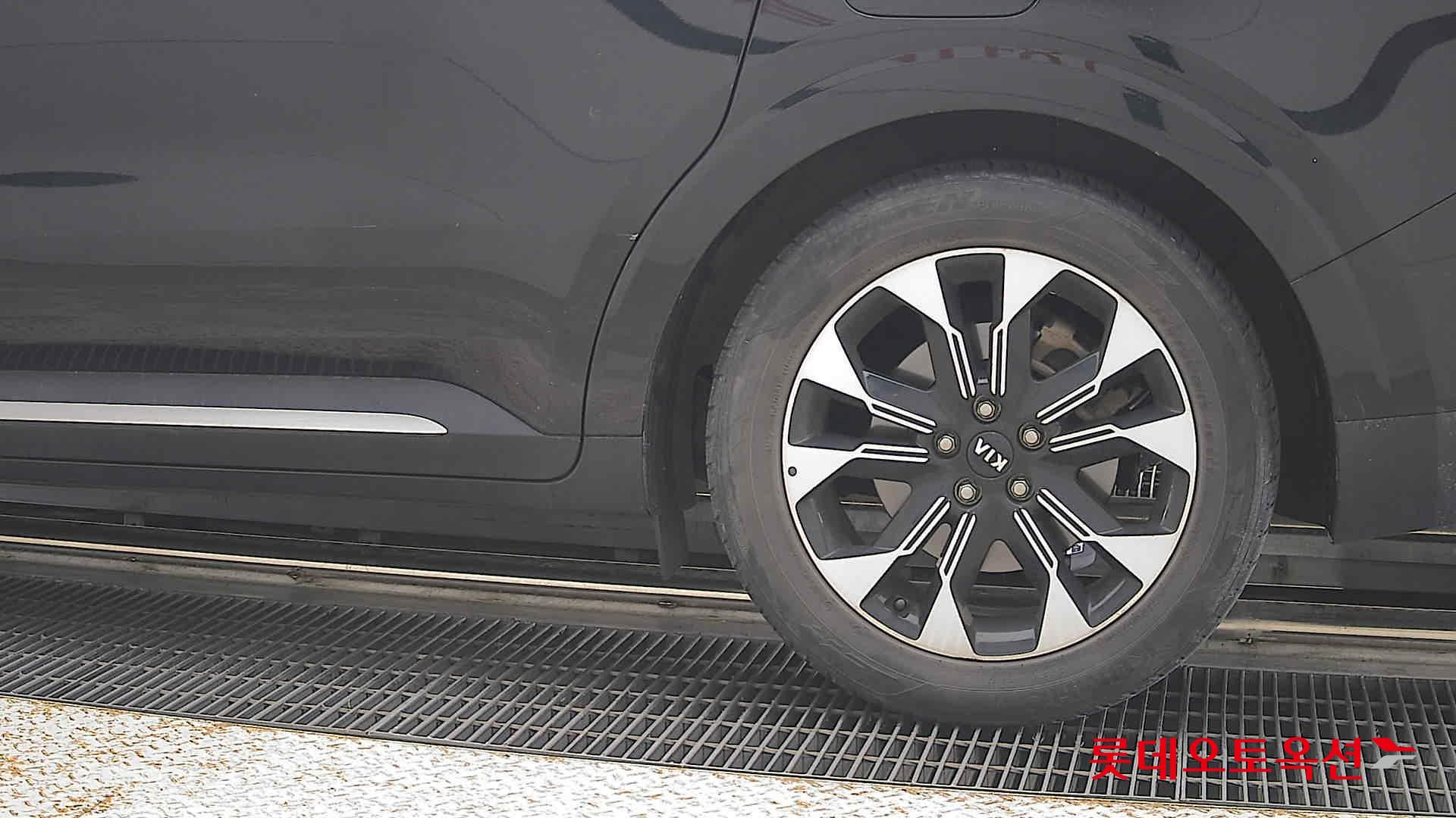 2021 - kia carnival