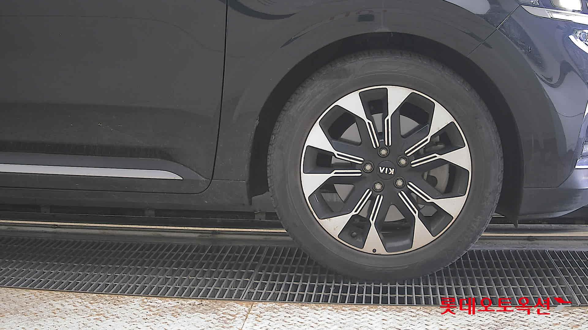 2021 - kia carnival