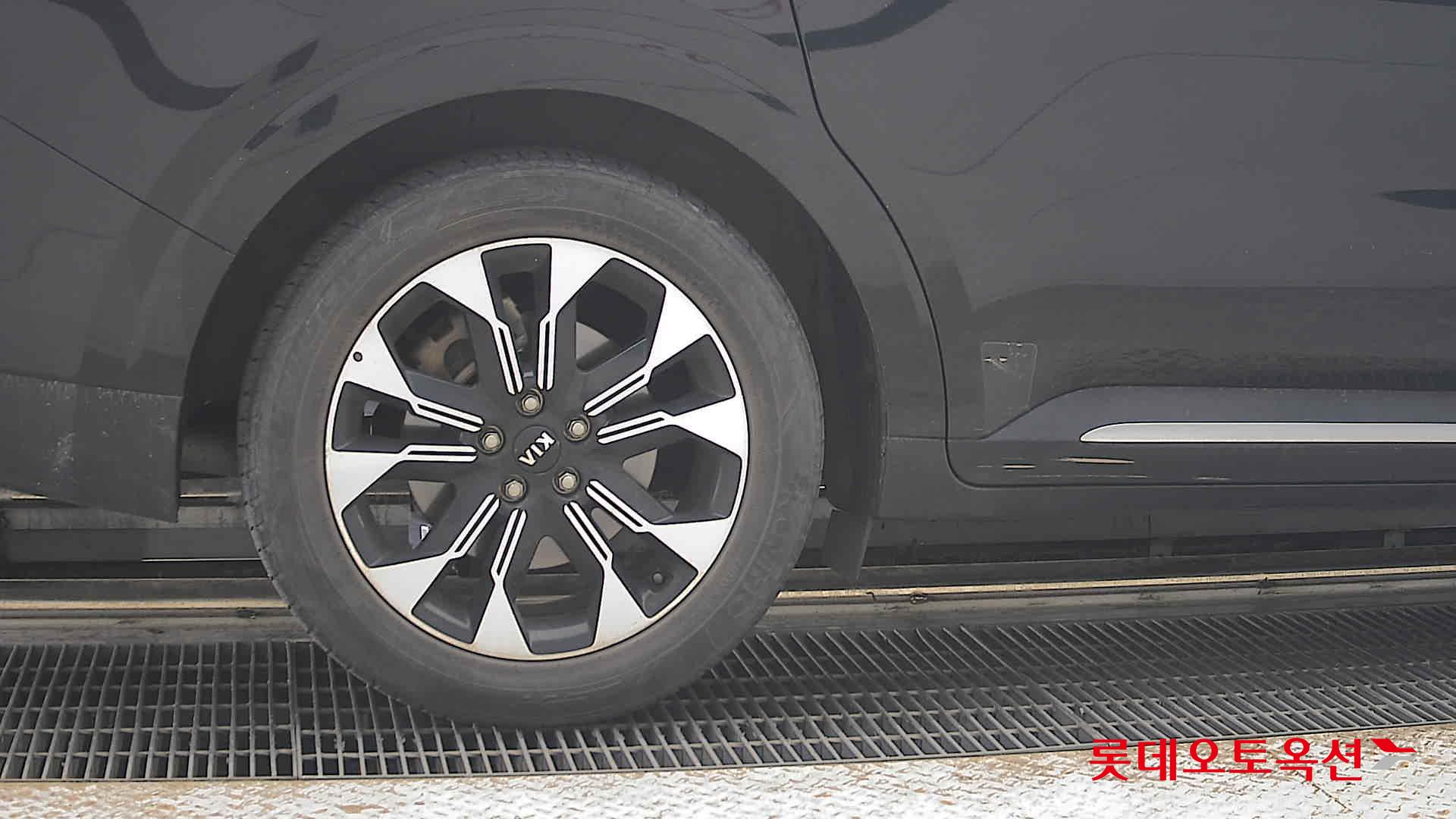 2021 - kia carnival