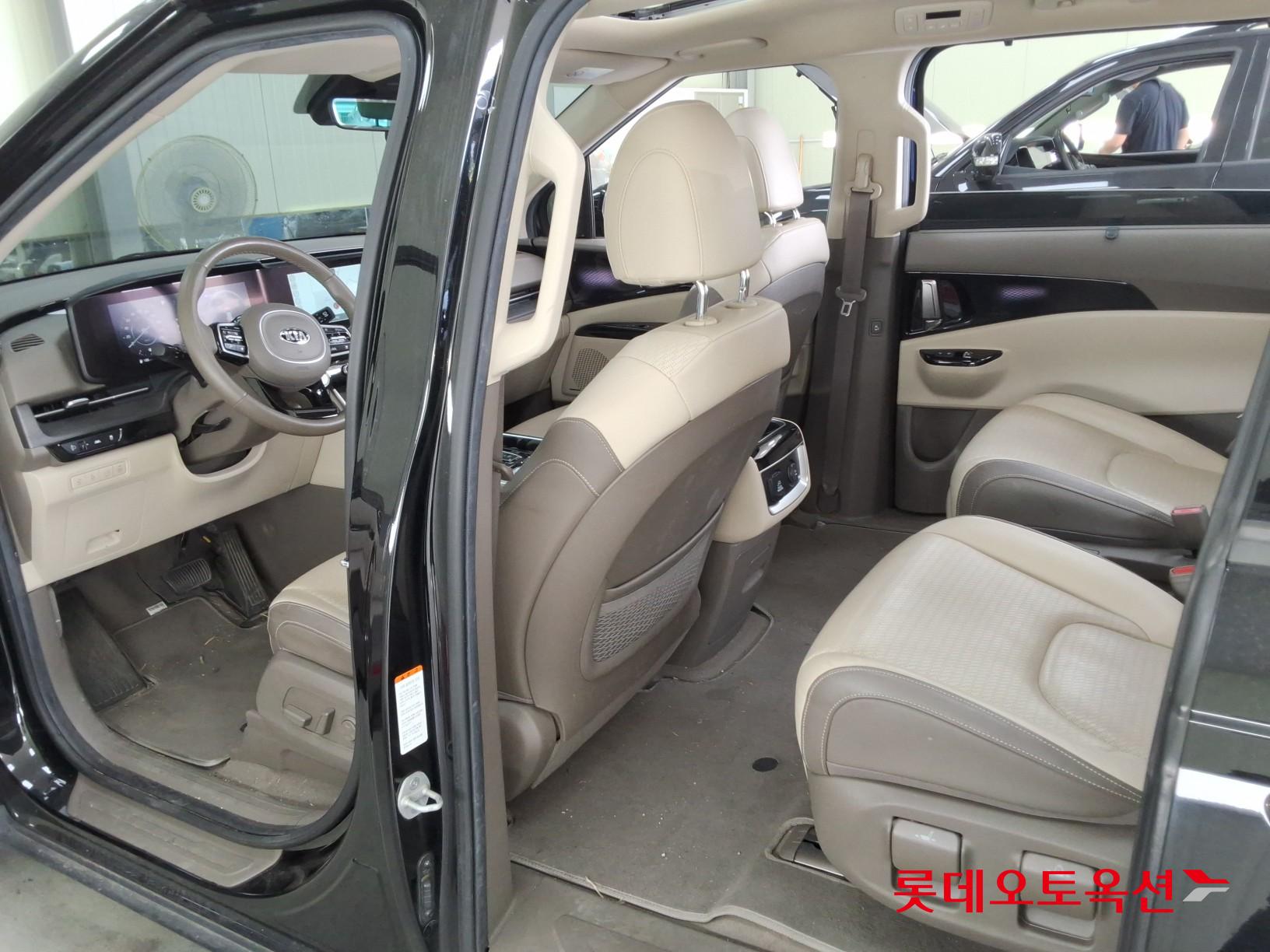 2021 - kia carnival