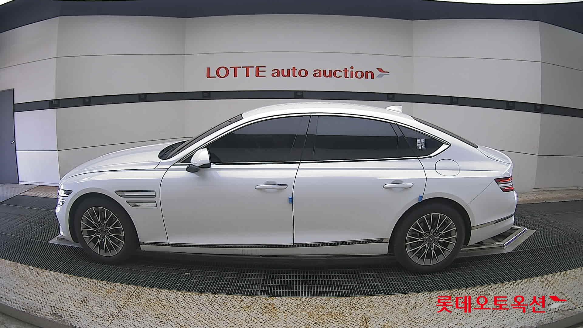 2022 - genesis g80