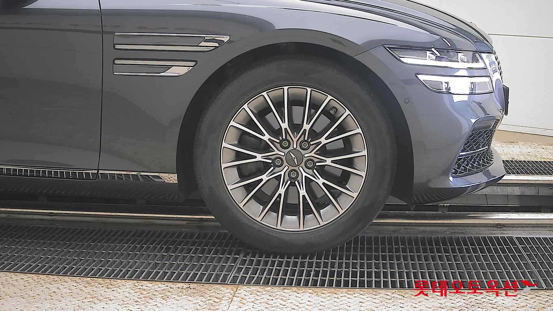 2021 - genesis g80