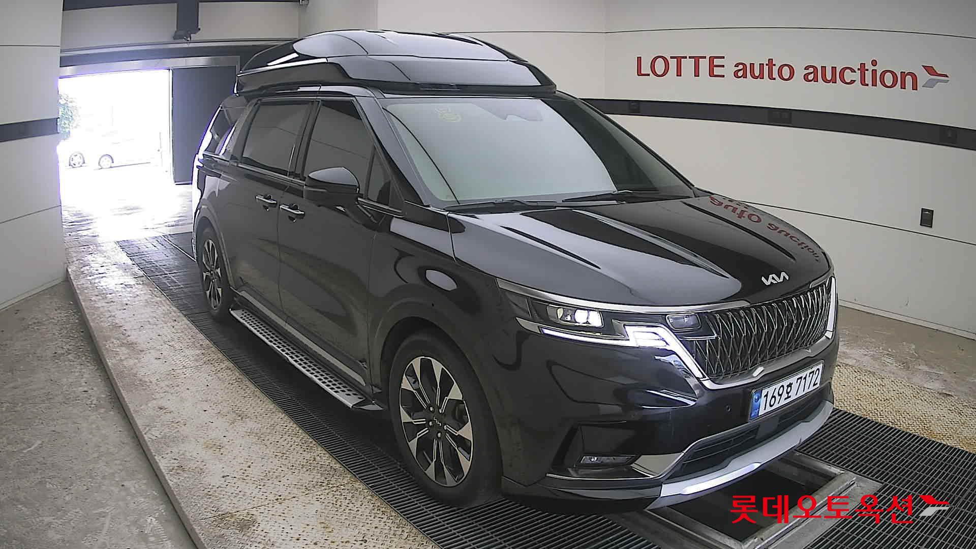 2023 - kia carnival
