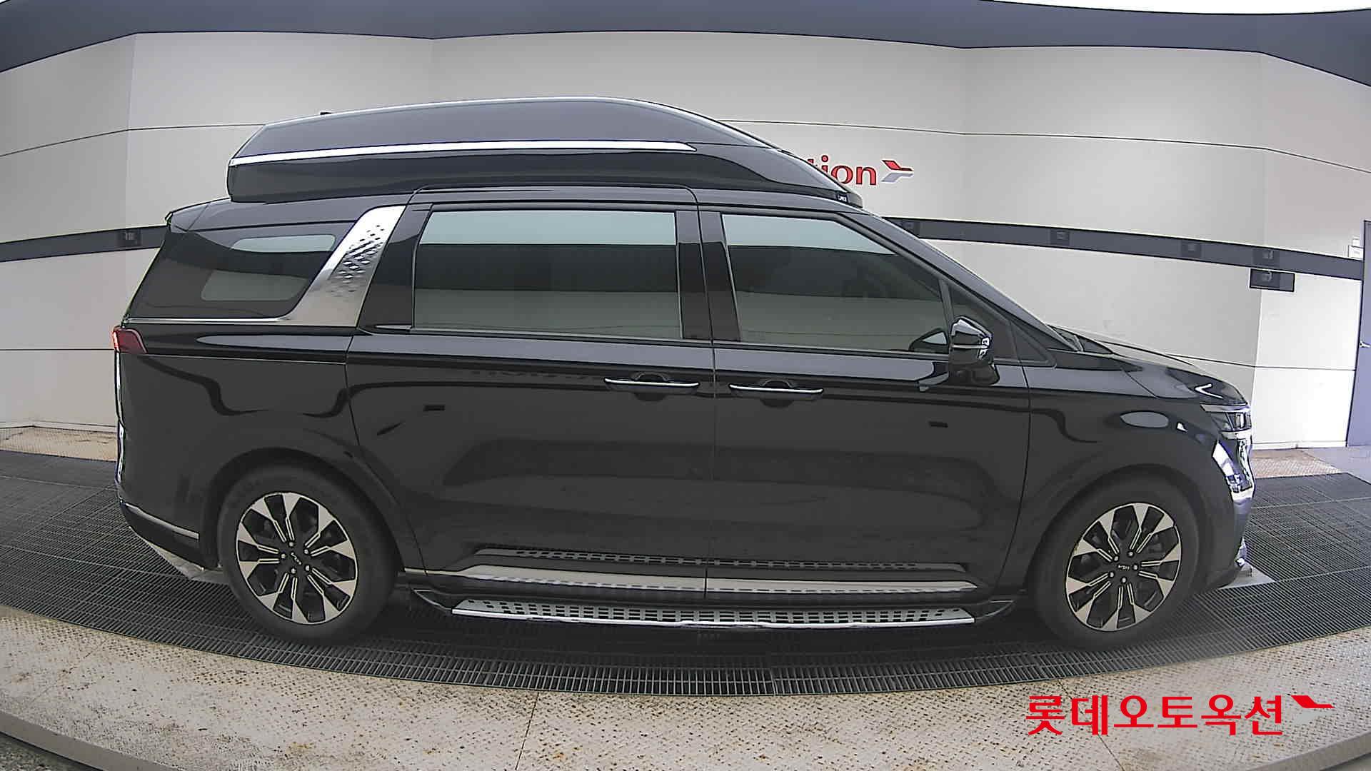 2023 - kia carnival