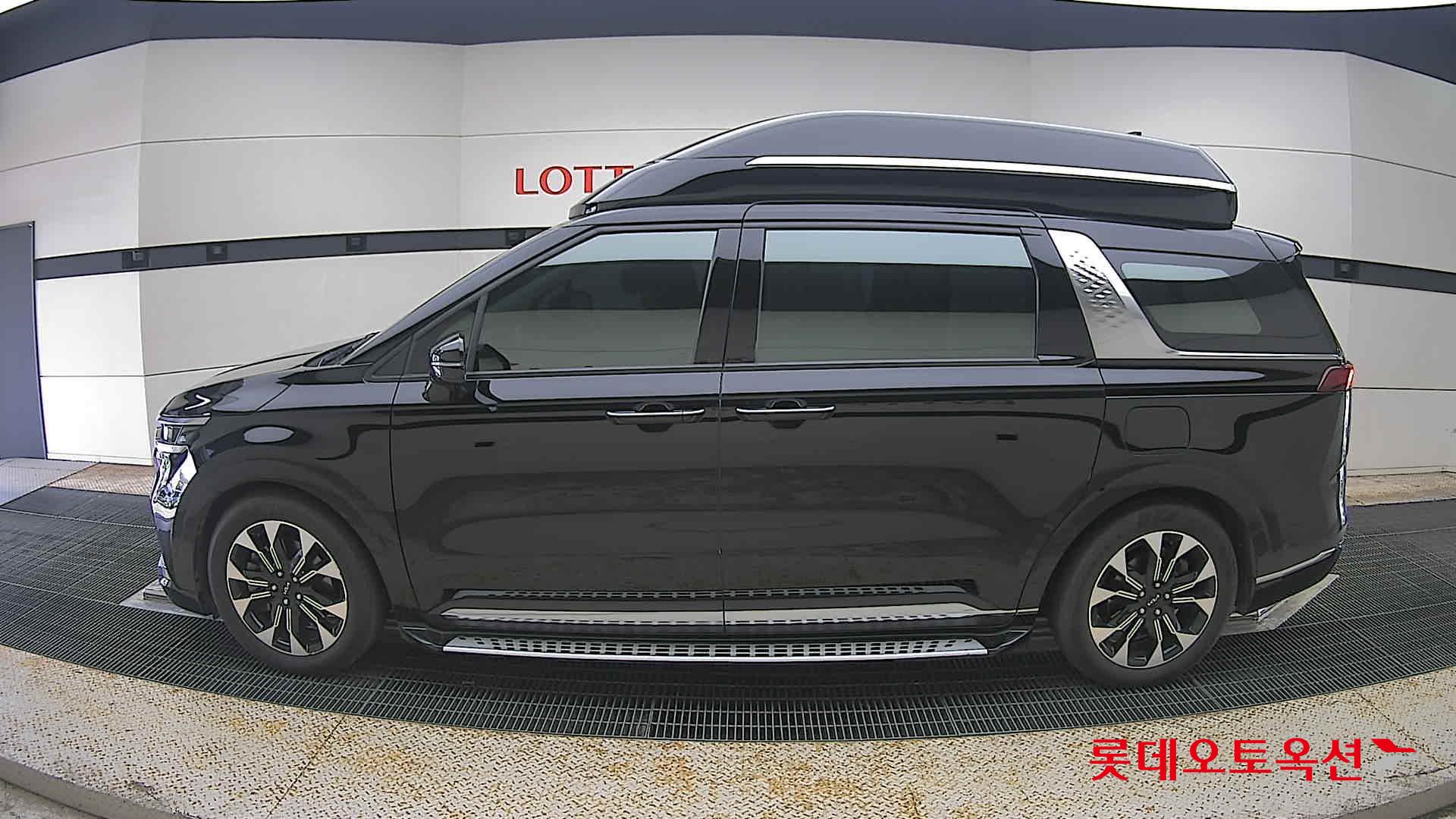 2023 - kia carnival