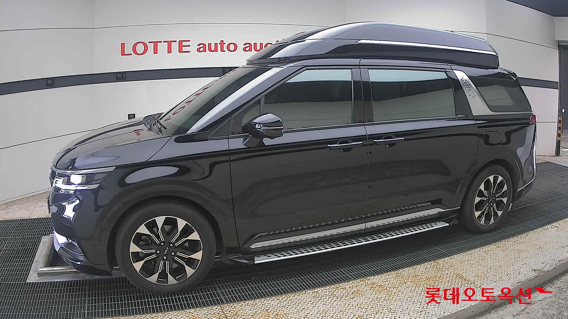 2023 - kia carnival