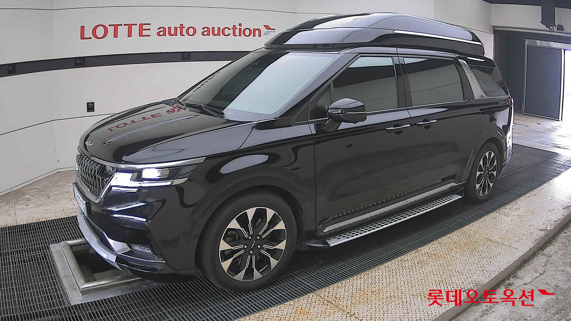 2023 - kia carnival