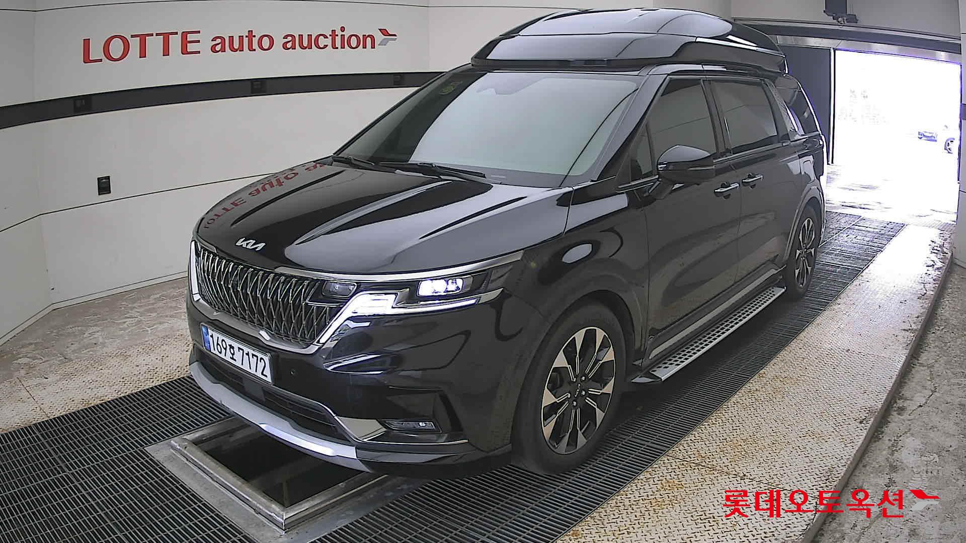 2023 - kia carnival
