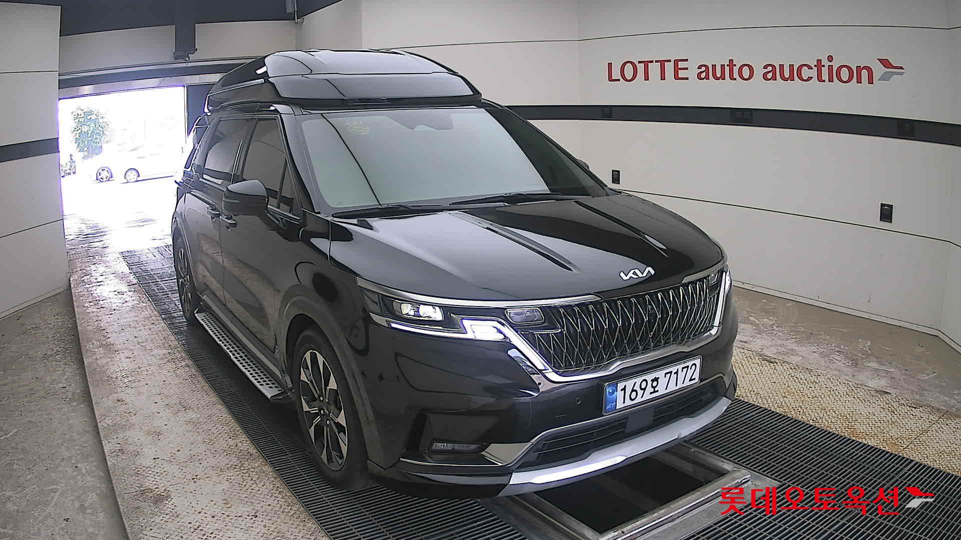 2023 - kia carnival