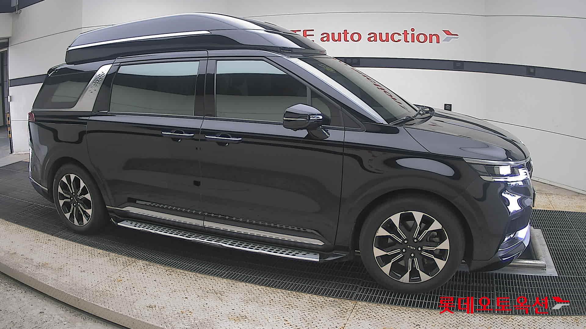 2023 - kia carnival