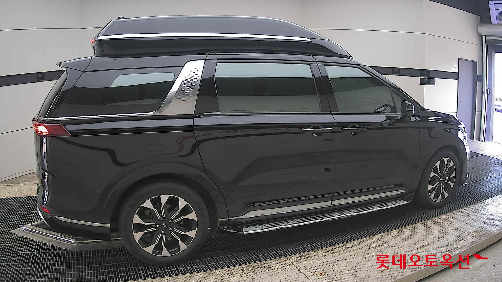 2023 - kia carnival