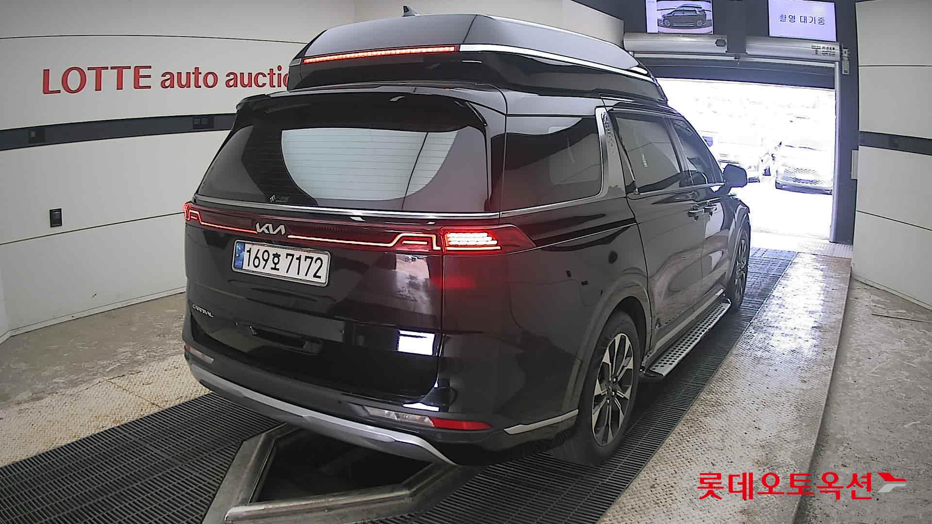 2023 - kia carnival