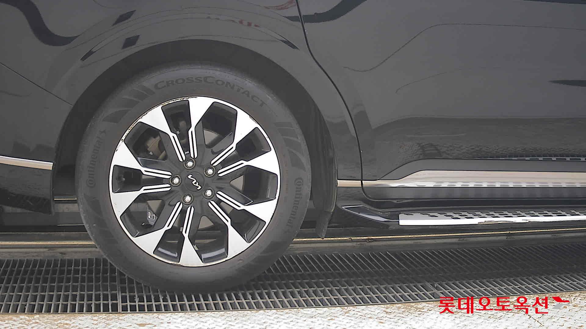 2023 - kia carnival