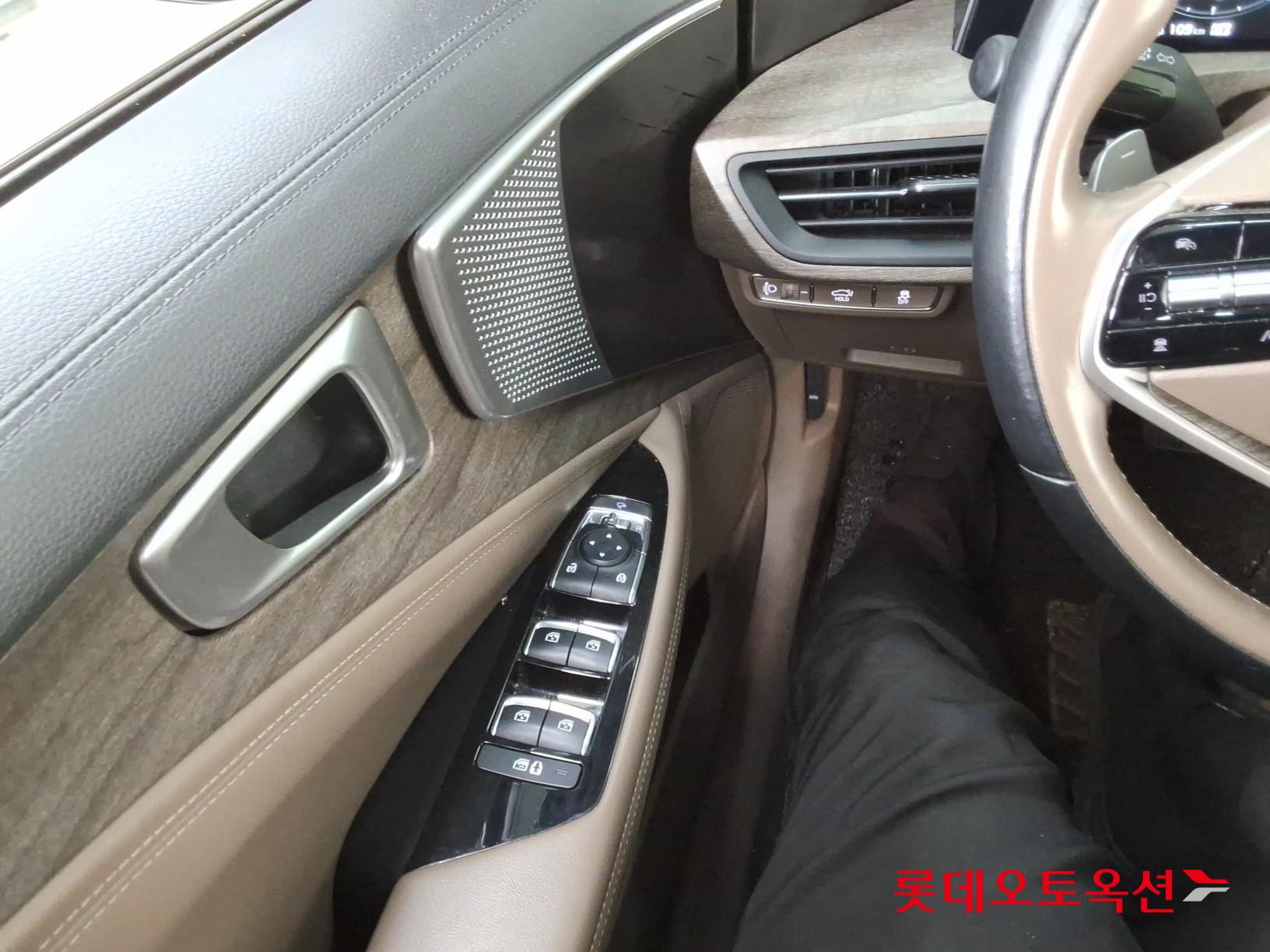 2023 - kia k8