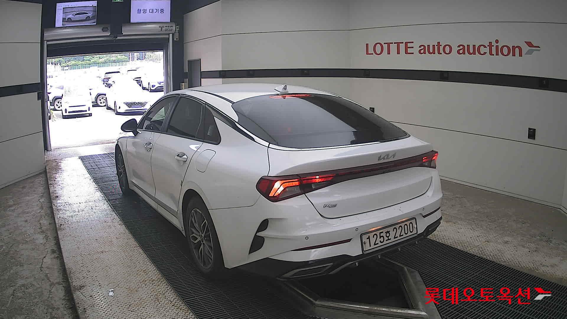2022 - kia k5