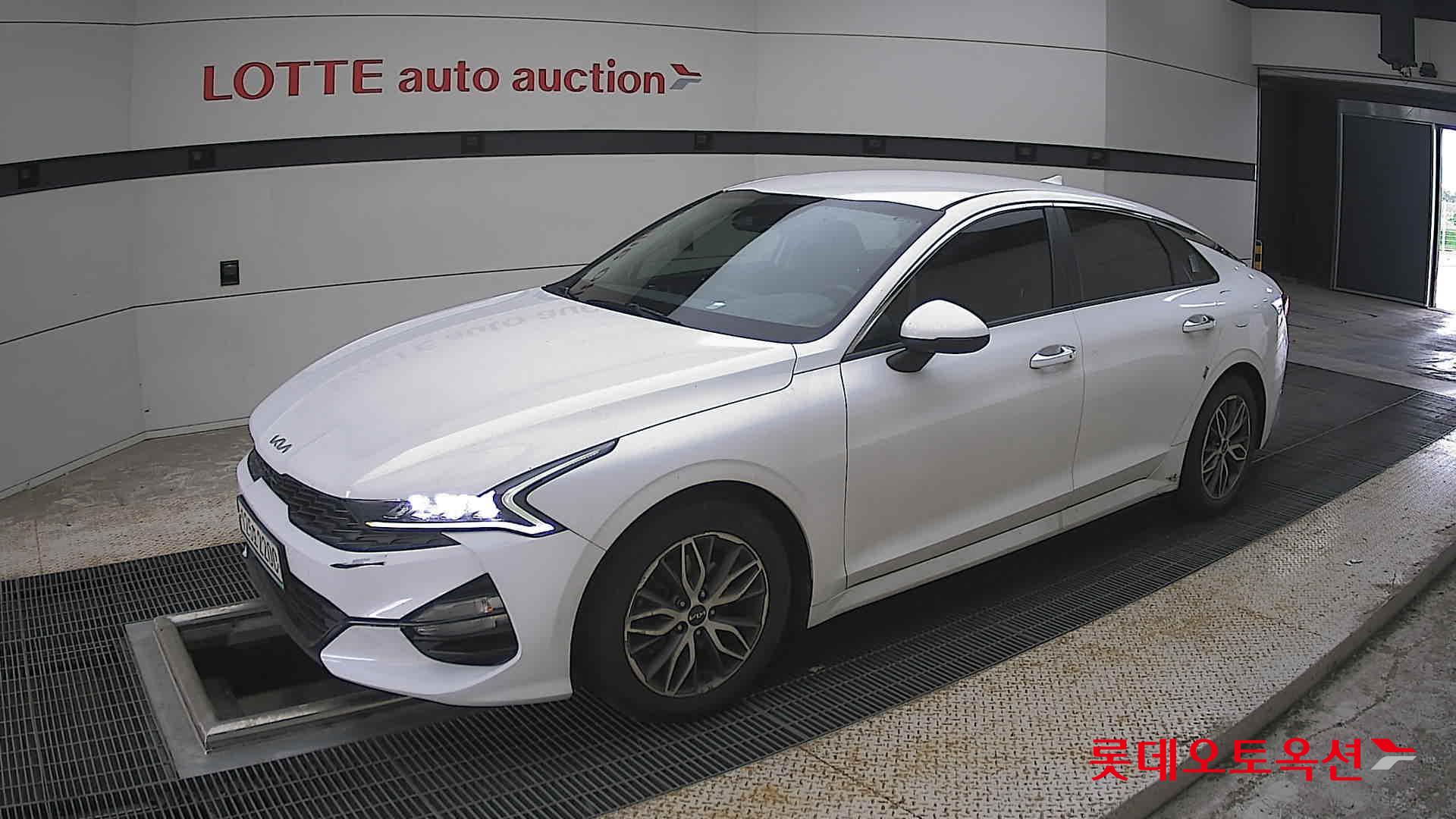 2022 - kia k5
