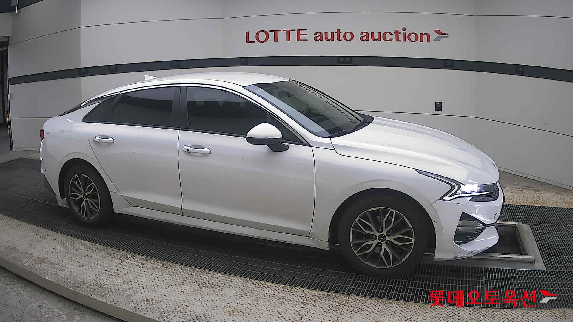 2022 - kia k5
