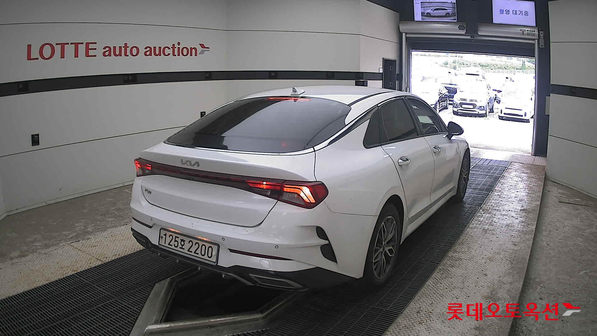 2022 - kia k5