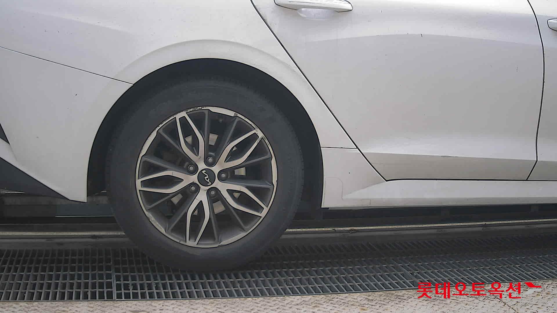 2022 - kia k5