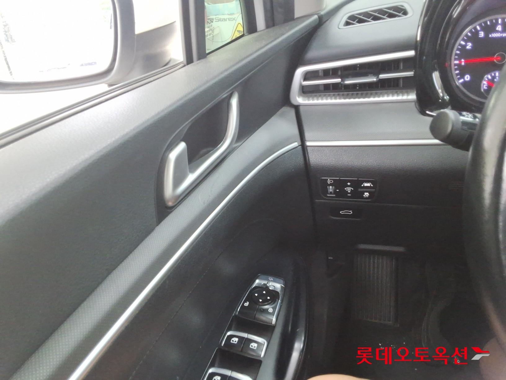 2022 - kia k5