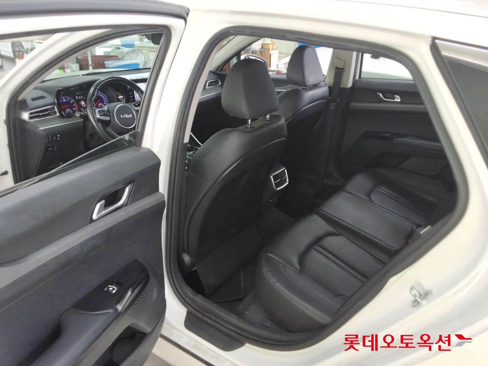 2022 - kia k5
