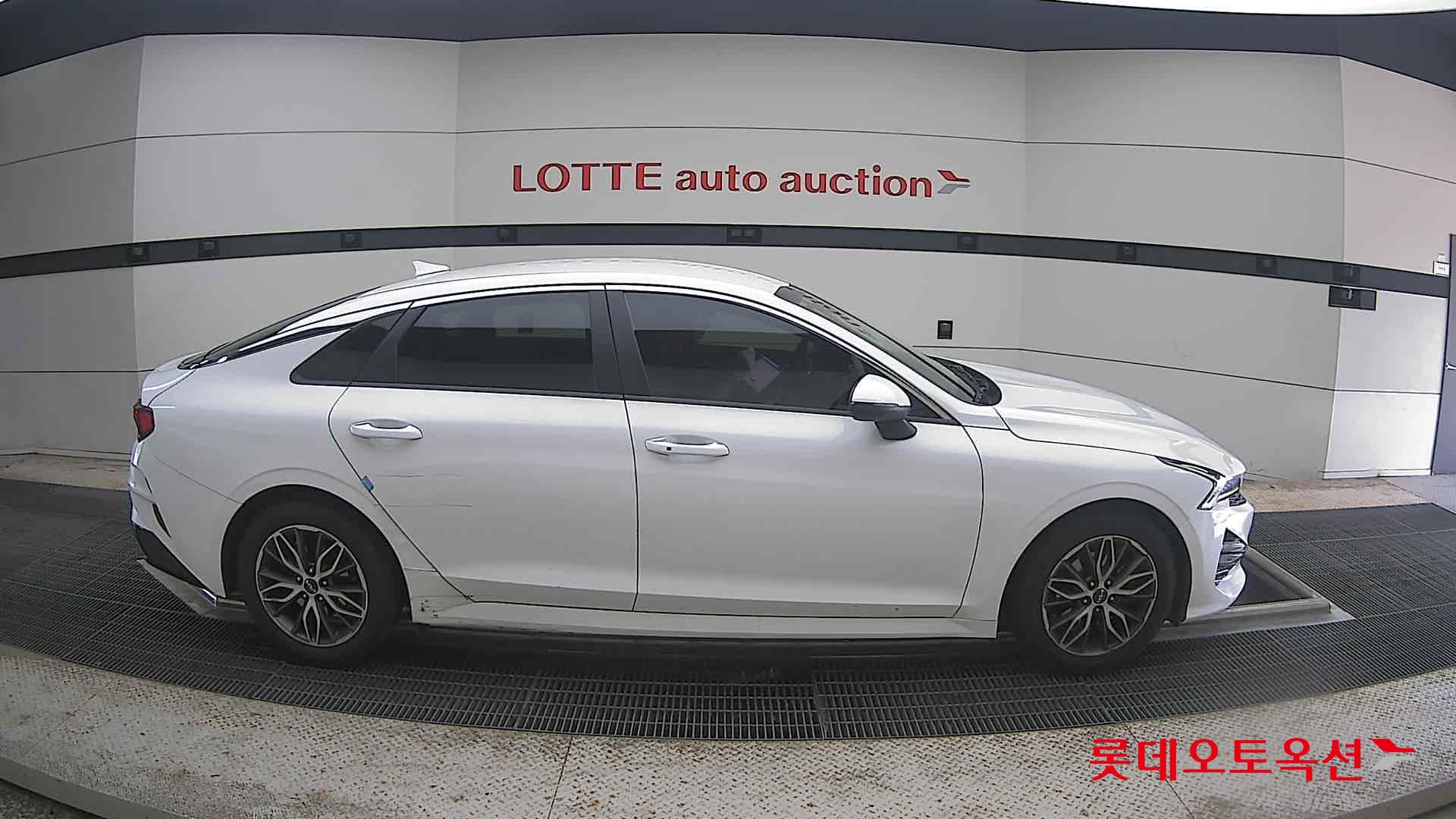 2022 - kia k5