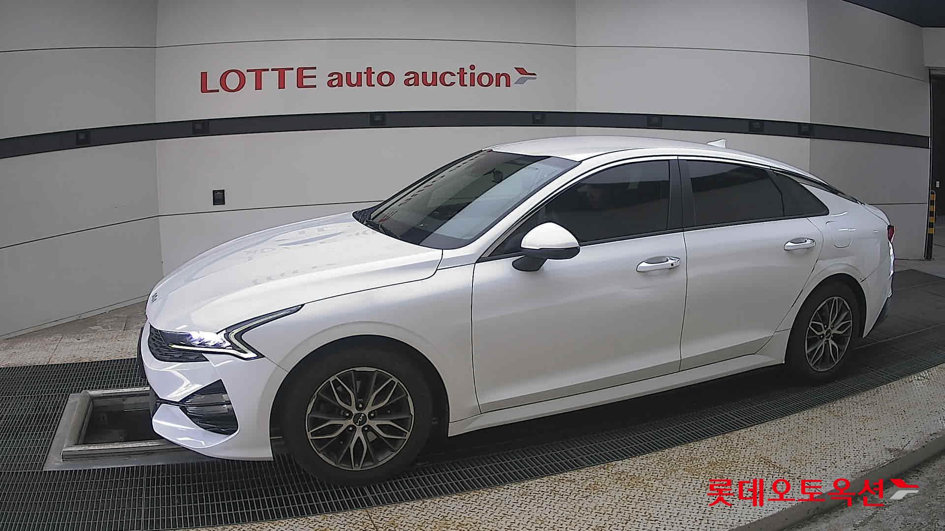 2022 - kia k5