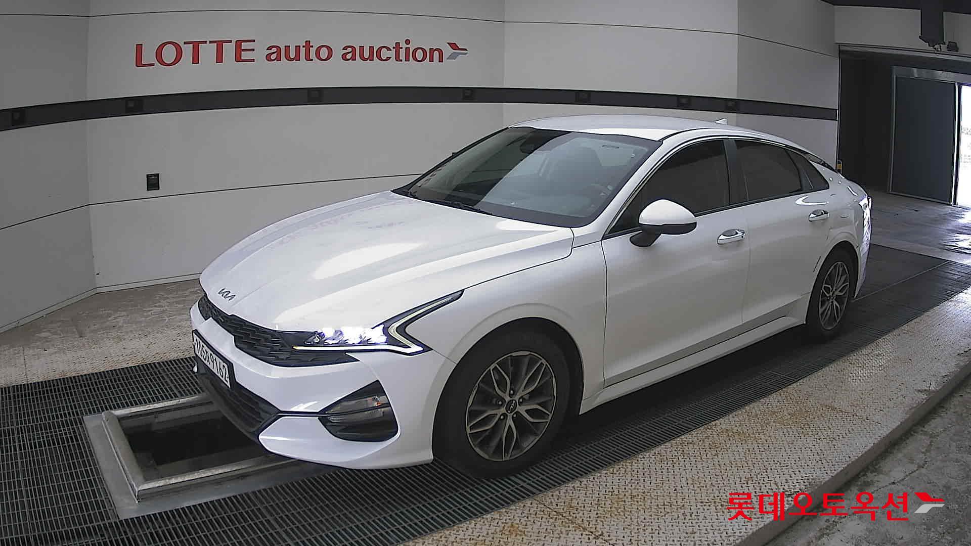2022 - kia k5