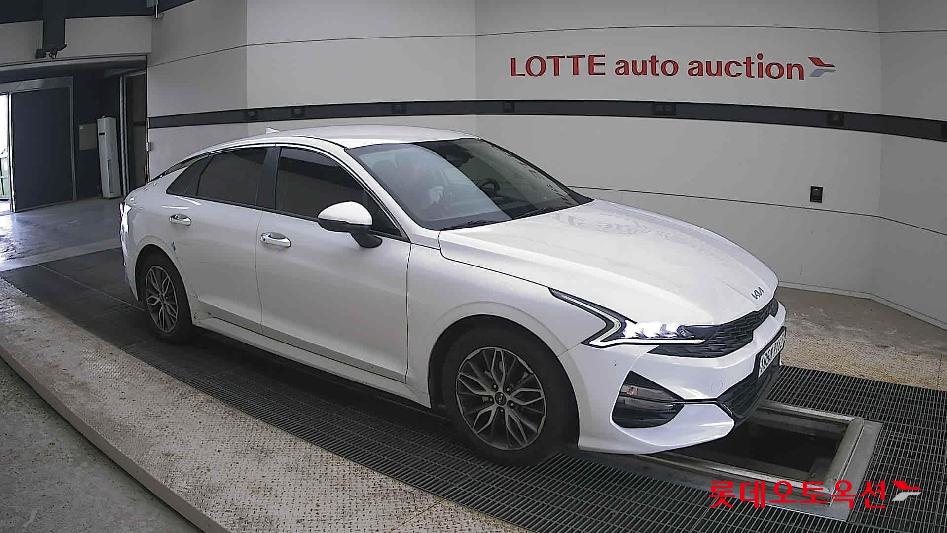 2022 - kia k5